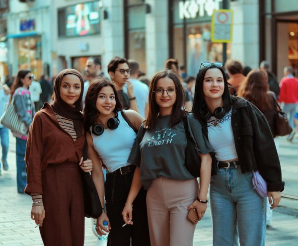 Transforming real estate sales: the game-changing impact of blockchain technology on efficiency